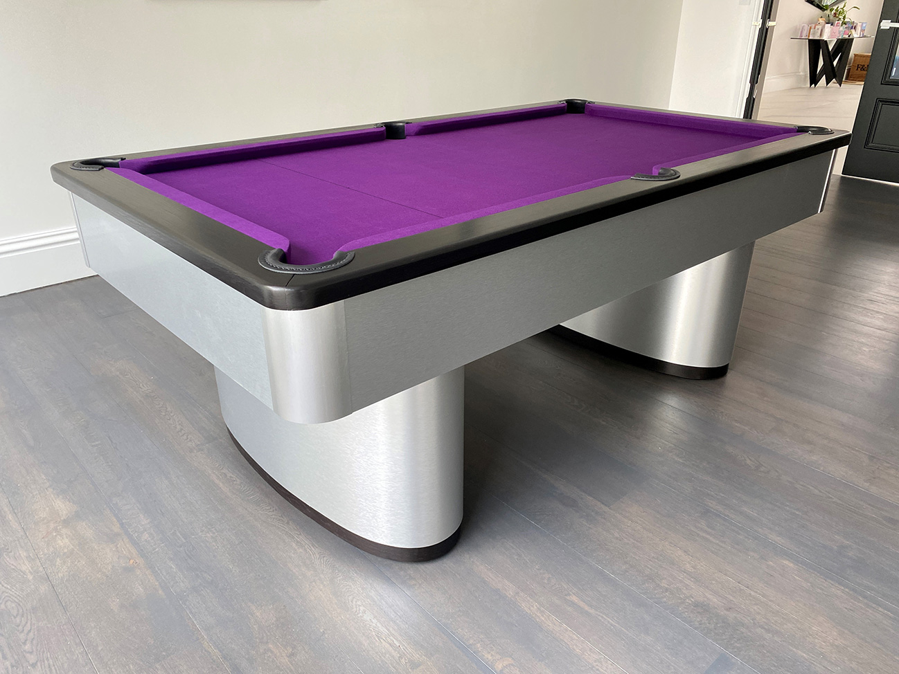 Oval Pedestal Contemporary English Pool Table