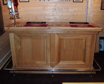 Connoisseur Traditional Bar - Freestanding 2 Panel