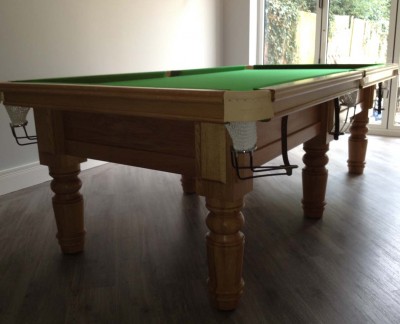 Traditional Snooker Tables Royal Executive 8' x 4' Snooker Table with Straight Turned Legs