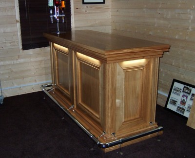Connoisseur Traditional Bar - Freestanding 2 Panel