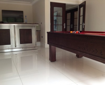 Emperor English Pool Table with Connoisseur Modern Bar