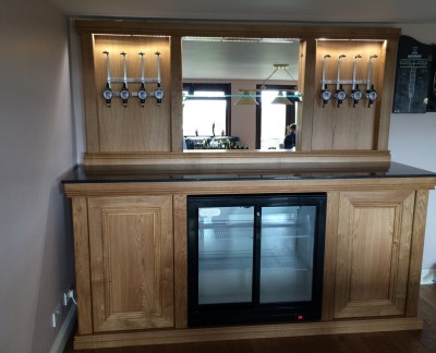 Connoisseur Traditional Back Bar with Granite Top
