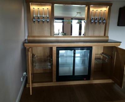 Connoisseur Traditional Back Bar with Granite Top