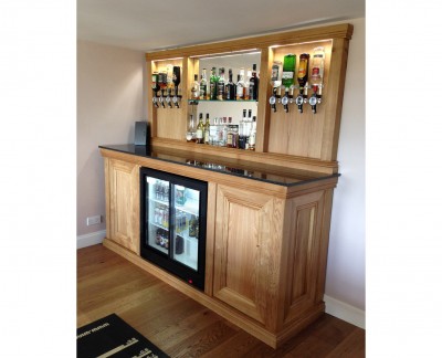 Connoisseur Traditional Back Bar with Granite Top