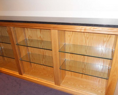 Connoisseur Traditional Bar with left-hand return